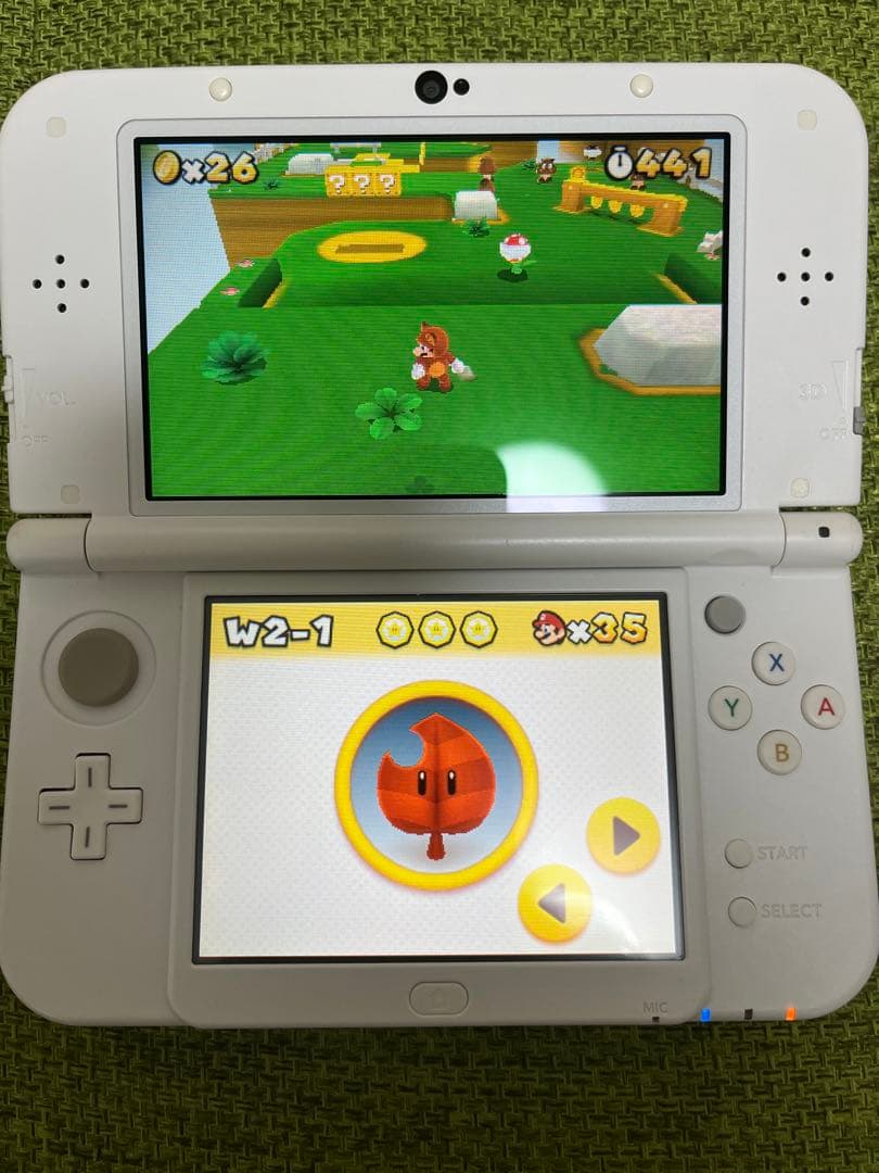 Newニンテンドー3DSLL パールホワイトと、透明外観保護カバー付き