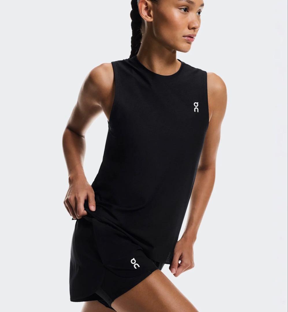 【新品】on テニスLサイズ コートショーツ イガ シフィオンテク 全豪オープン