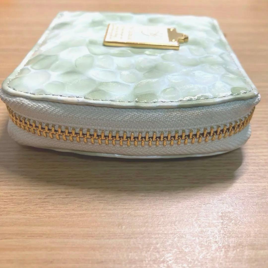 【美品】HerSchedule 木漏れ日の花束グリーンブーケ二つ折り財布