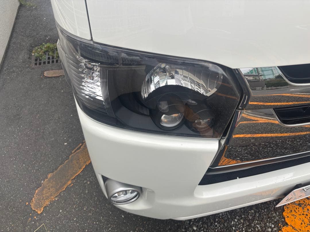 Valentiヘッドライト　ハイエース4型 インナーブラック　LEDヘッドライト