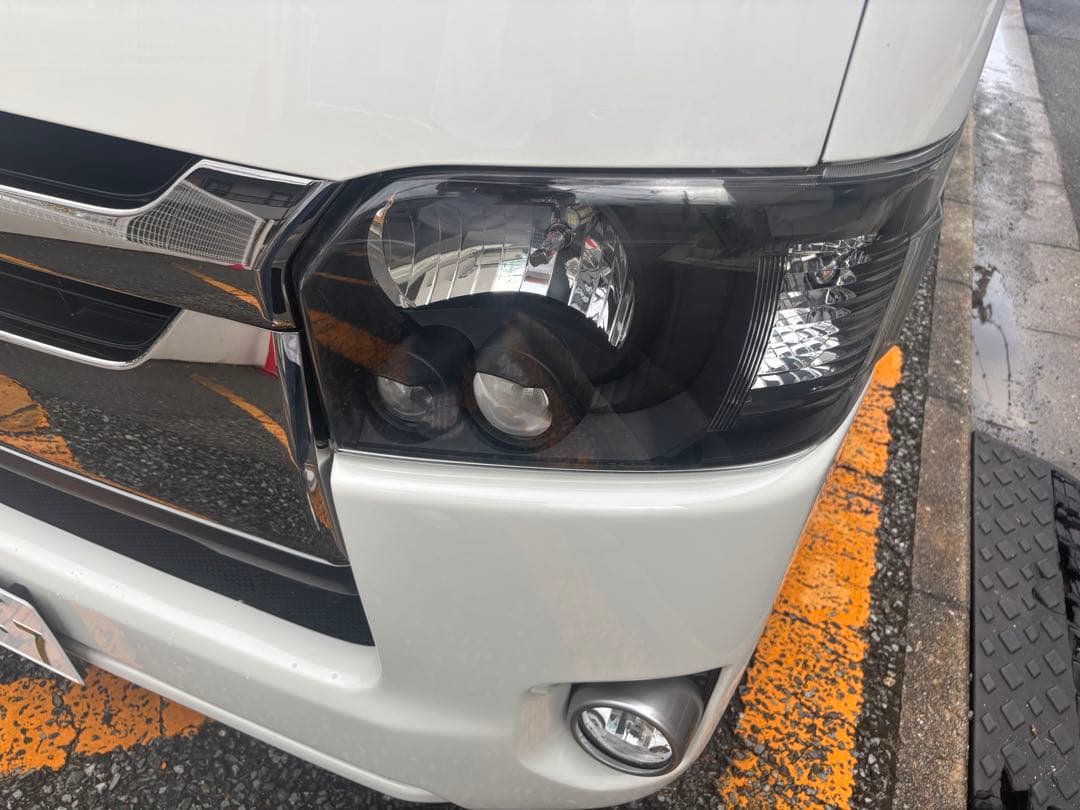 Valentiヘッドライト　ハイエース4型 インナーブラック　LEDヘッドライト