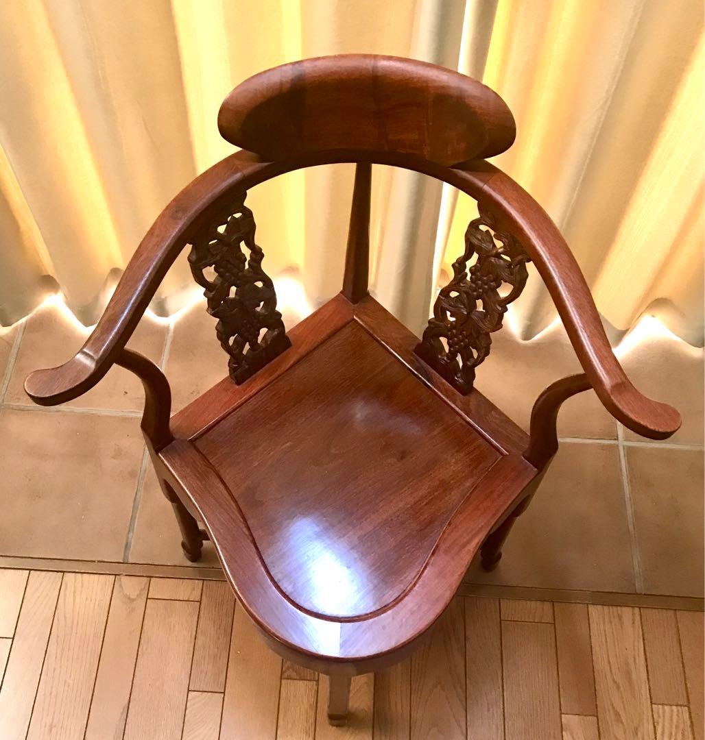 唐木家具　アジアンスタイル 木製葡萄　透かし彫り　アームチェア　花梨