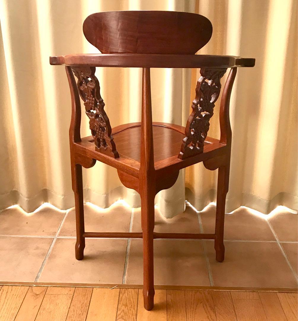 唐木家具　アジアンスタイル 木製葡萄　透かし彫り　アームチェア　花梨