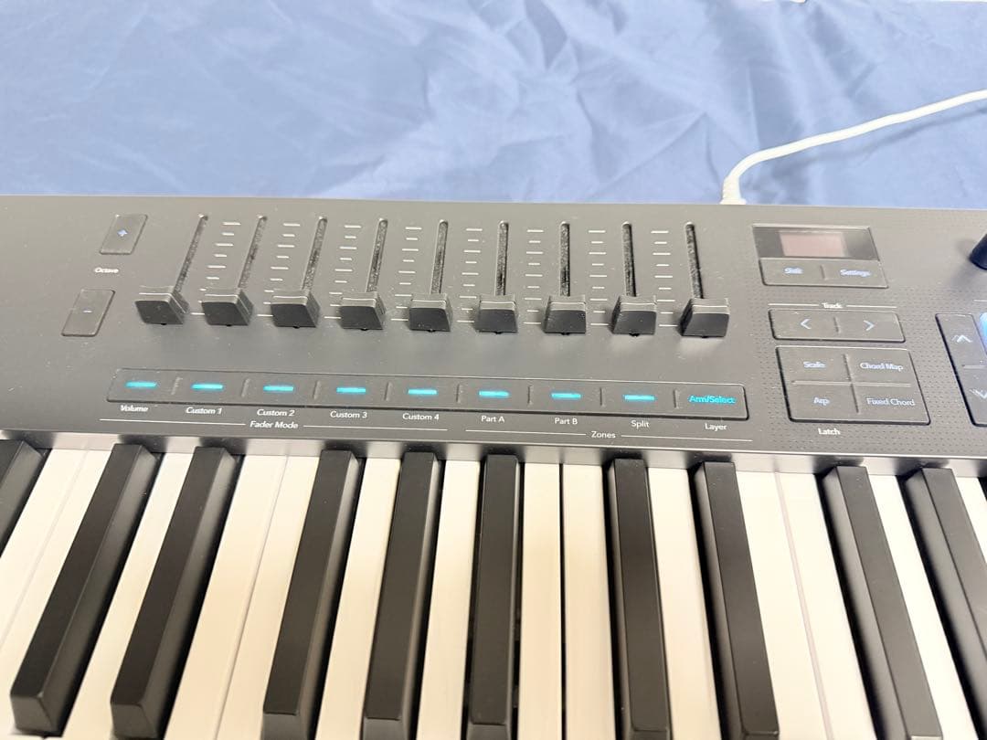 【美品】Novation Launchkey61 MK4