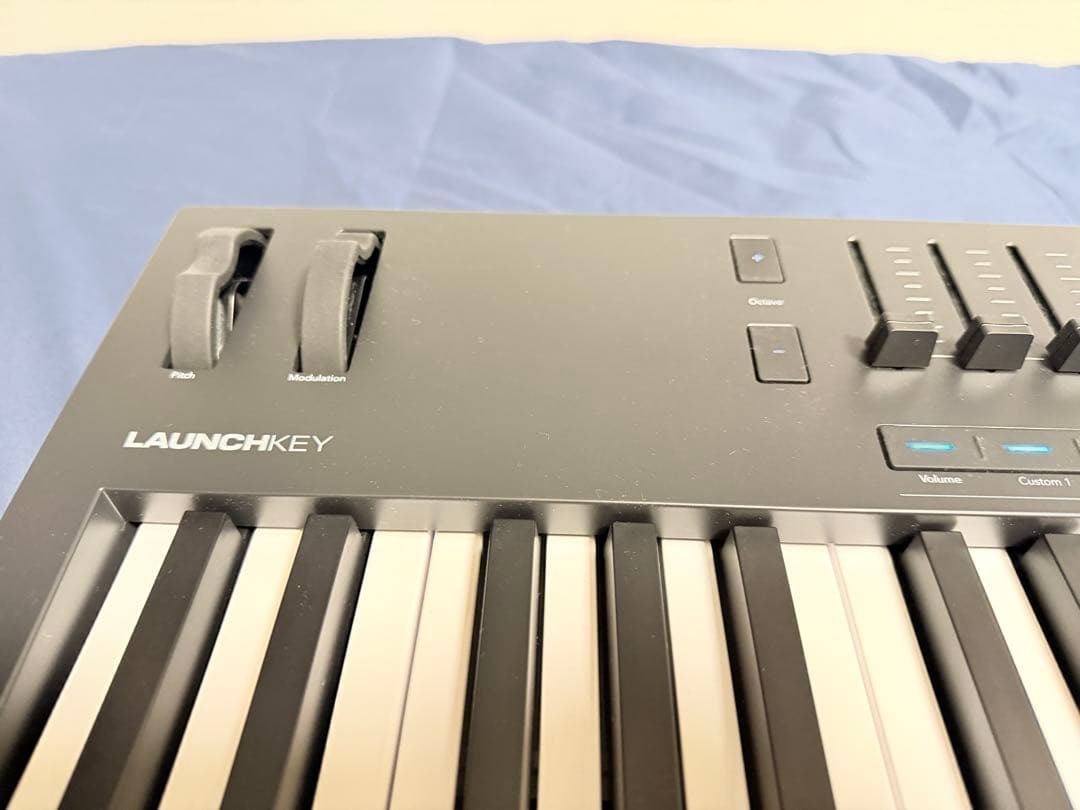 【美品】Novation Launchkey61 MK4