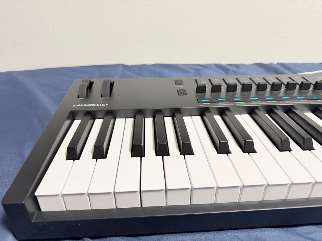 【美品】Novation Launchkey61 MK4