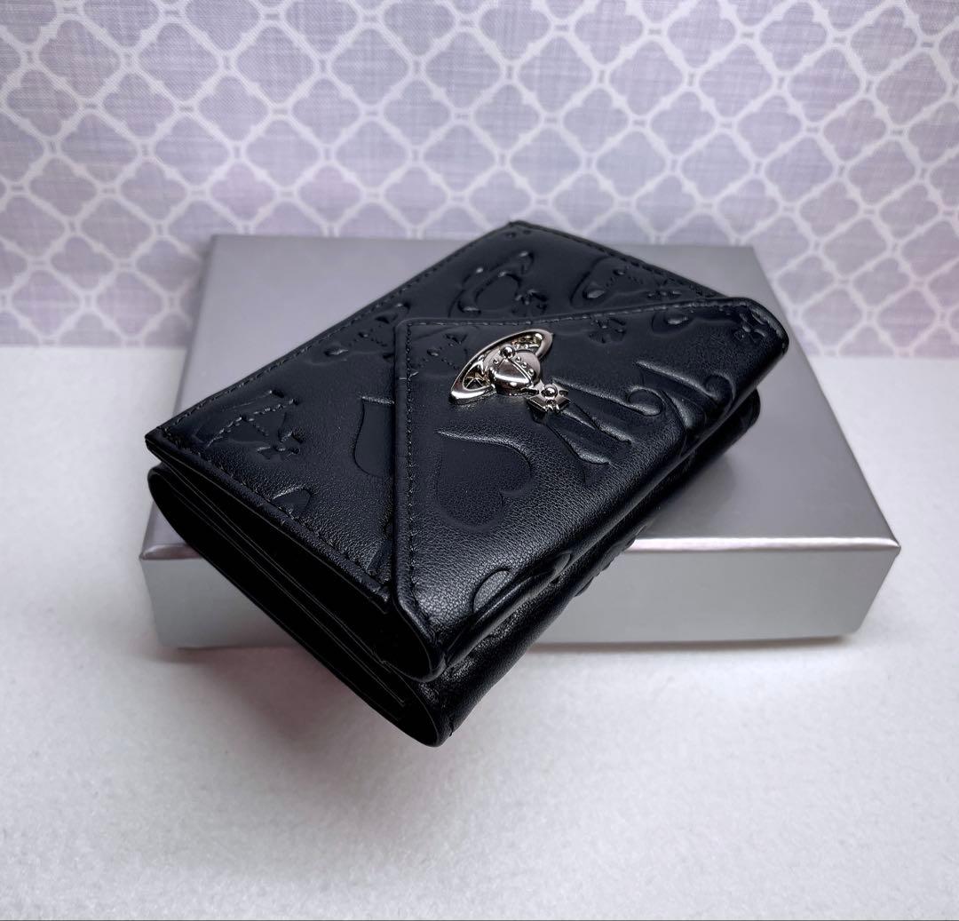 【内柄も素敵☆最新】Vivienne Westwood 三折財布 マット 黒