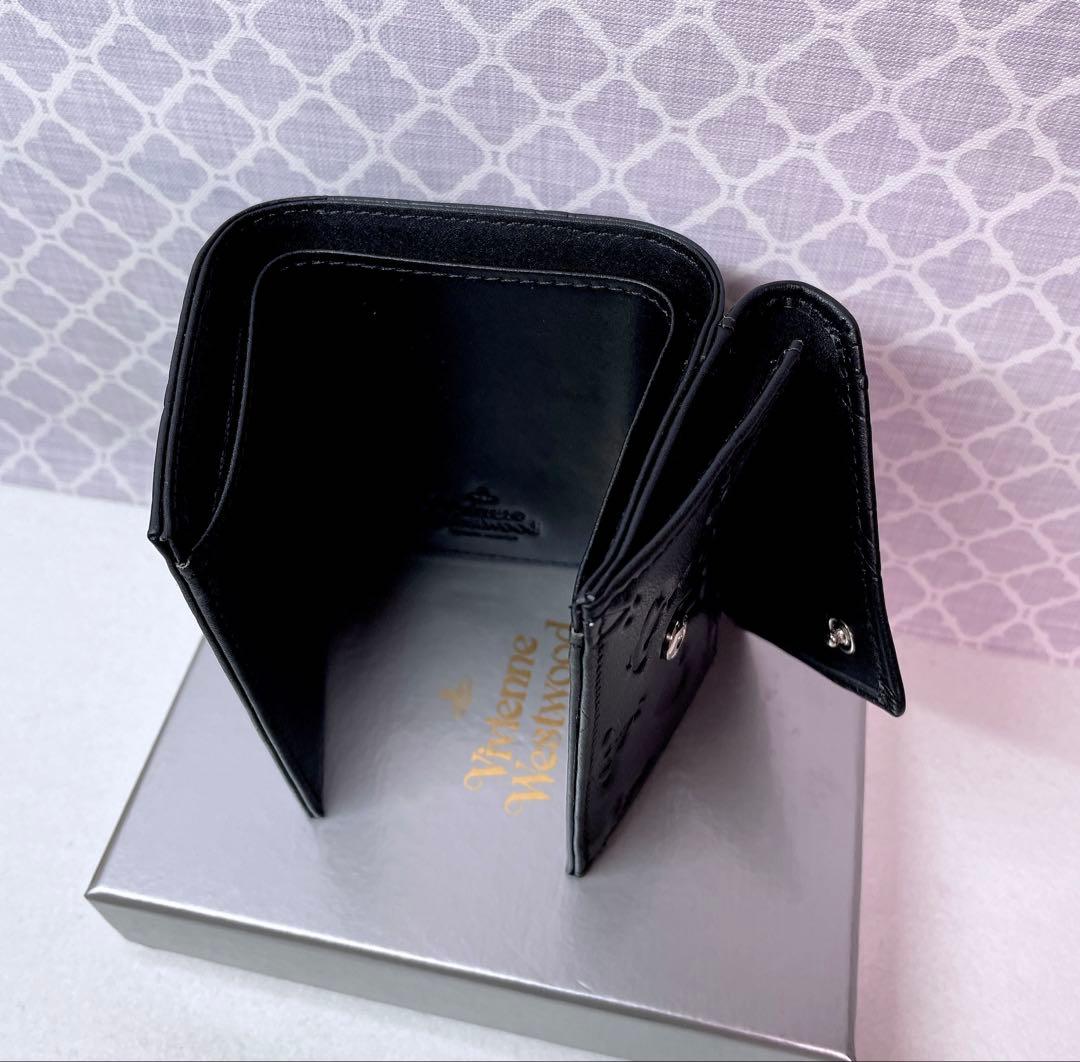 【内柄も素敵☆最新】Vivienne Westwood 三折財布 マット 黒