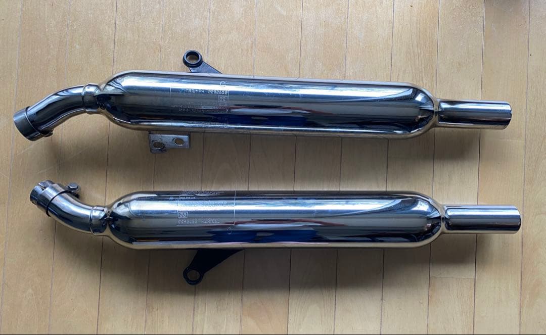 トライアンフ　ボンネビルT100 純正マフラー 2005年式　空冷キャブ車