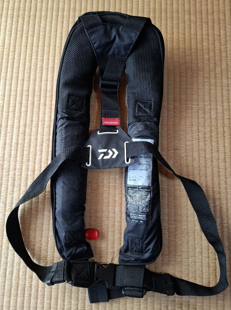 DAIWA ダイワ DF-2007 自動膨張式ライフジャケット 迷彩柄 桜マーク