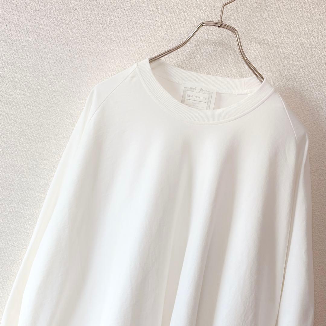 ✨定価2万円✨ビアズリー　うしろボタンBIGカットソー　チュニック　ホワイト