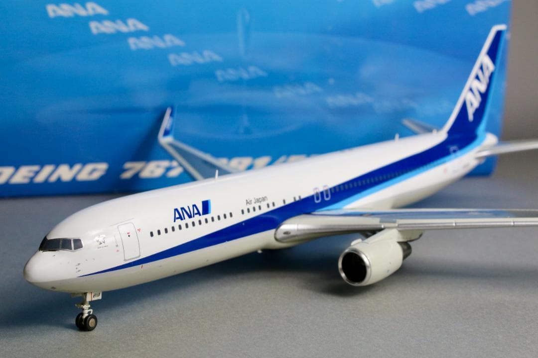 レア ANA B767-300ER JA619A 1/200 完成品