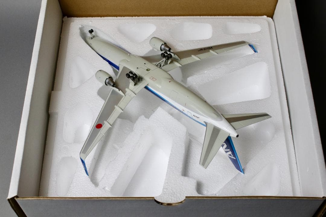 レア ANA B767-300ER JA619A 1/200 完成品