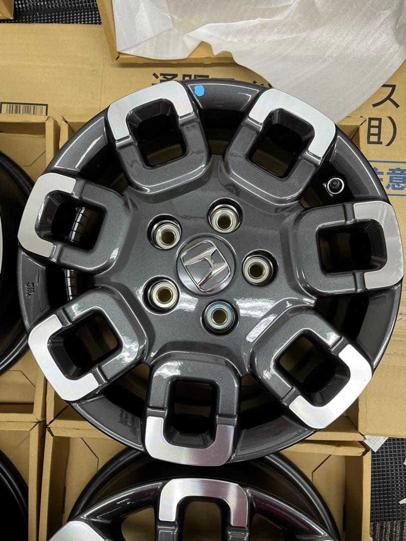 フリード15インチ 純正アルミホイール ２本①