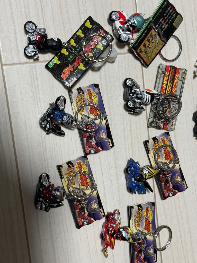 仮面ライダー　ウルトラマン　キャラクター キーホルダーセット