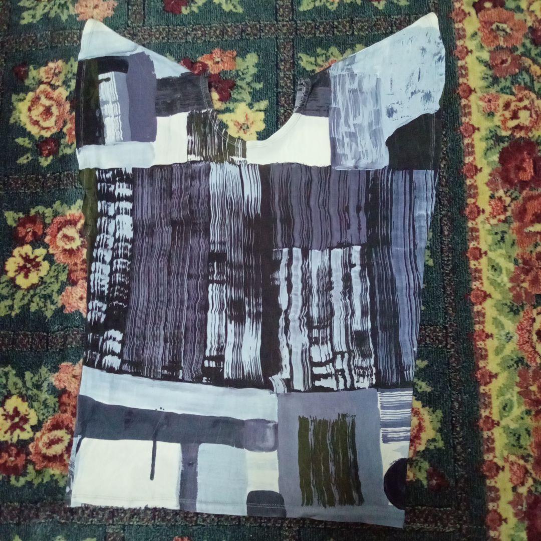 【最終価格】ISSEY MIYAKE 　プリント　トップス