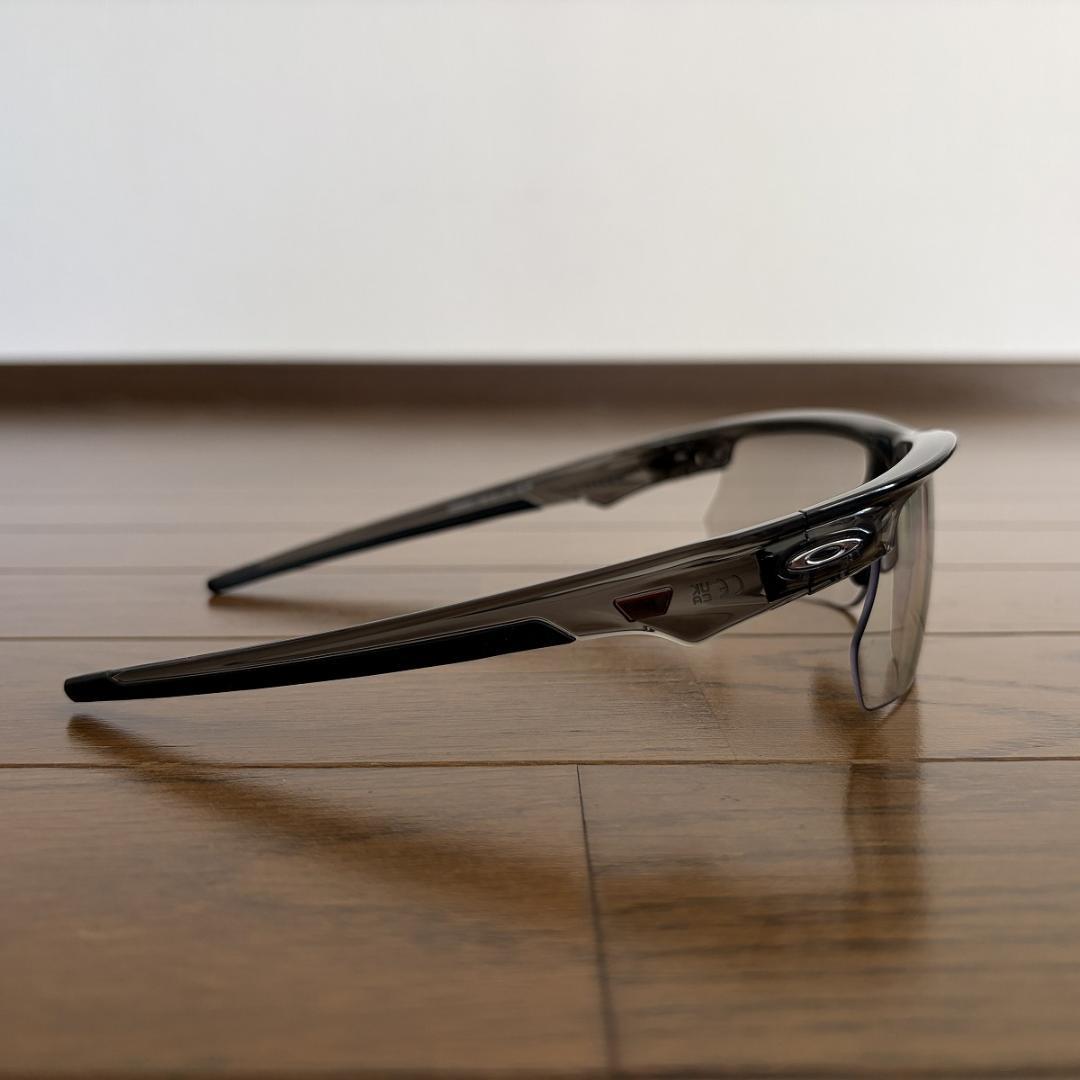 オークリー　BiSphaera　調光レンズ　clear to black