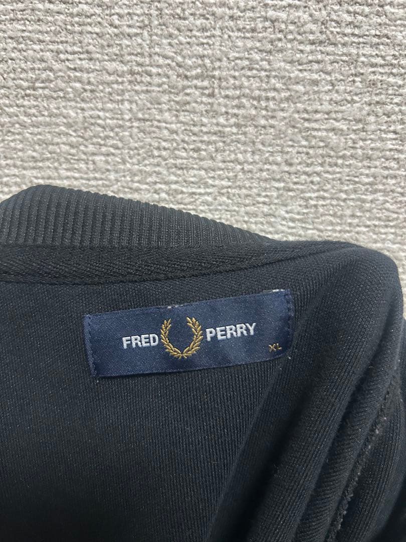 フレッドペリートラックジャケット　Taped Track Jacket