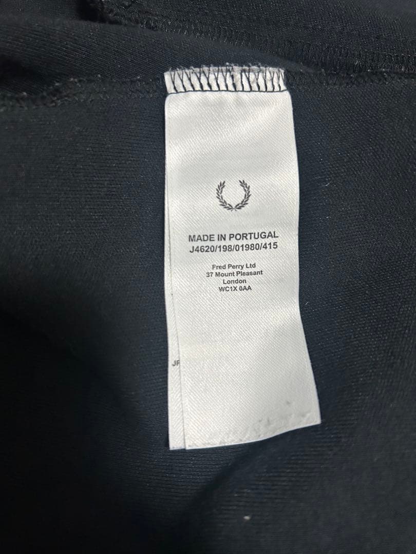 フレッドペリートラックジャケット　Taped Track Jacket