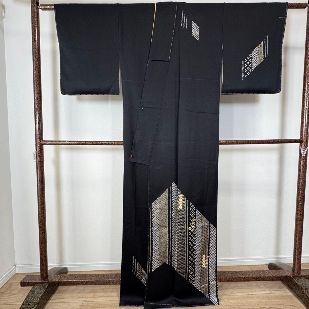 三松しつけ付き　正絹　袷　訪問着　付け下げ　着物　167裄67 刺繍　黒　絞り