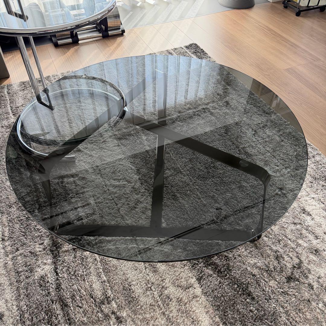 Desalto Twister ガラステーブル（Cassina取扱）