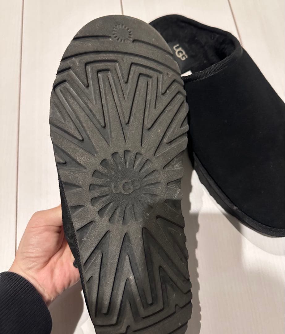 アグ　クラシックスリッポン