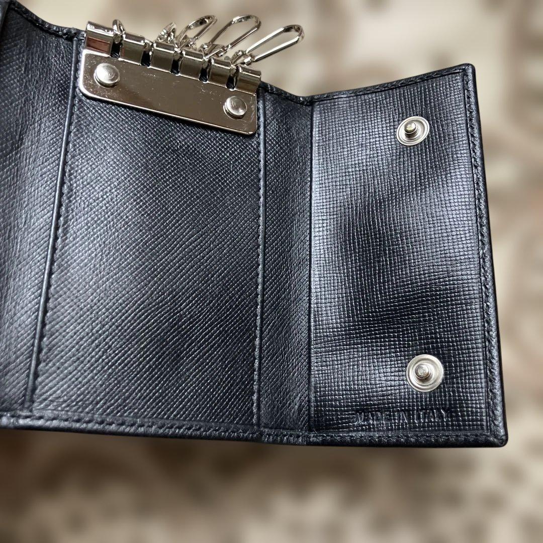 早い者勝ち❣️プラダ 5連 キーケース ブラック 三角プレート　サフィアーノレザー