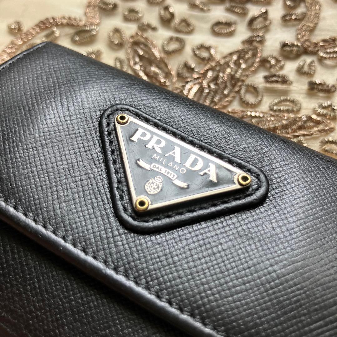 早い者勝ち❣️プラダ 5連 キーケース ブラック 三角プレート　サフィアーノレザー