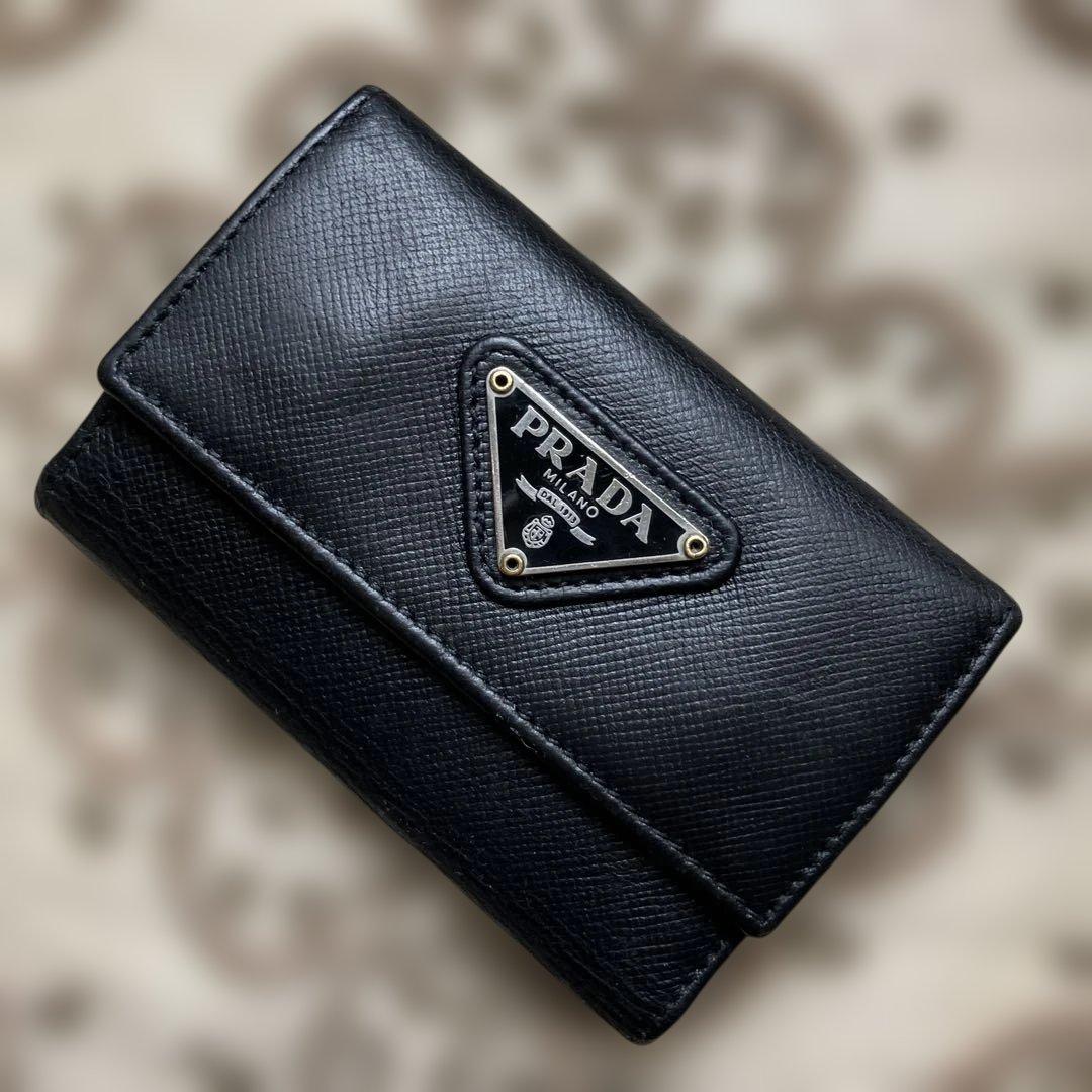 早い者勝ち❣️プラダ 5連 キーケース ブラック 三角プレート　サフィアーノレザー