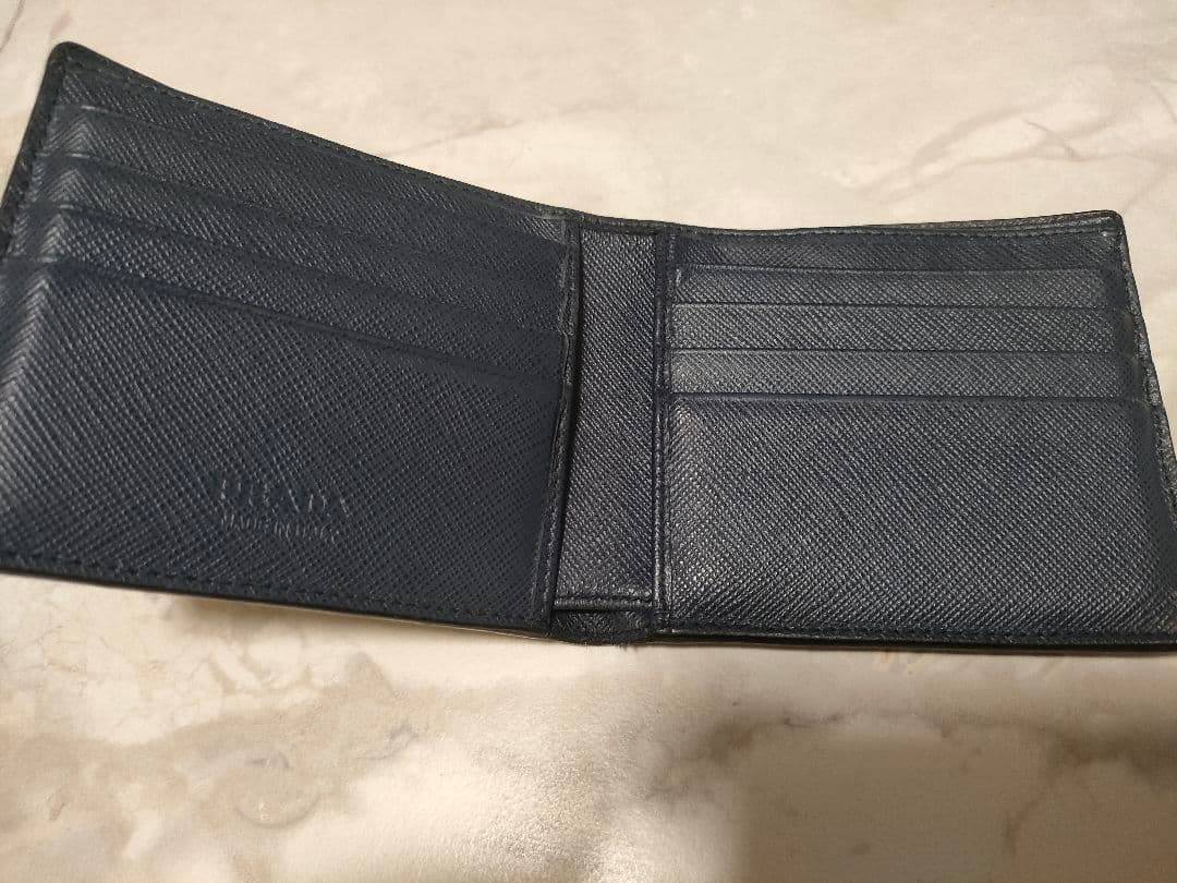 PRADA　メンズ　2つ折り財布