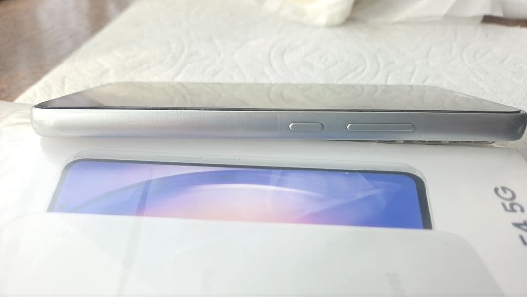 Galaxy A54 5G ホワイト ドコモ版 充電口のみ塗装欠け有