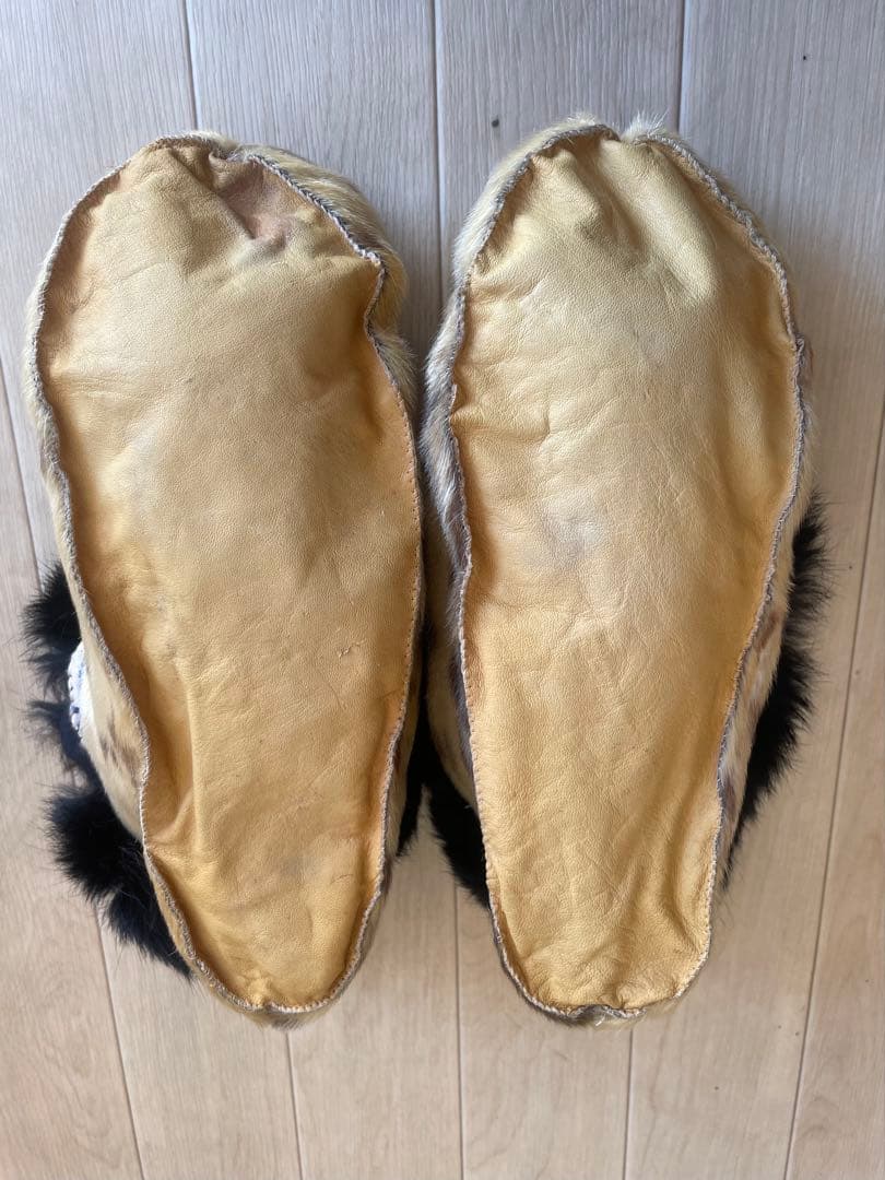 カナダ　イヌイット手作り　皮製ルームシューズ