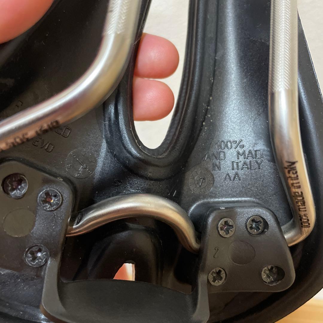 Selle SMP Hells ホワイトサドル E-Bike対応