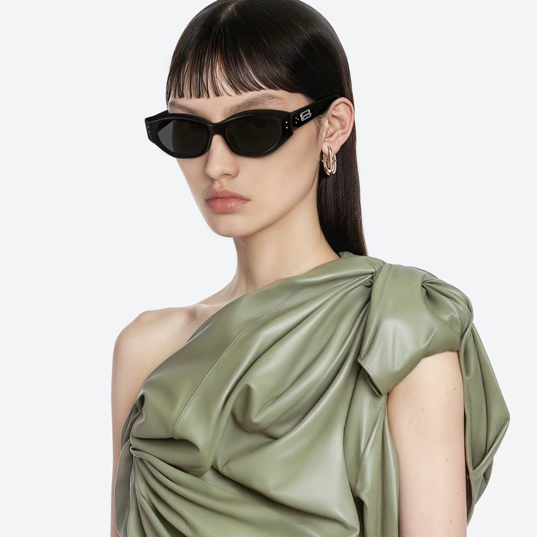 専用☆☆☆☆ジェントルモンスター［BENVEN 01］サングラス　ケース、クロス