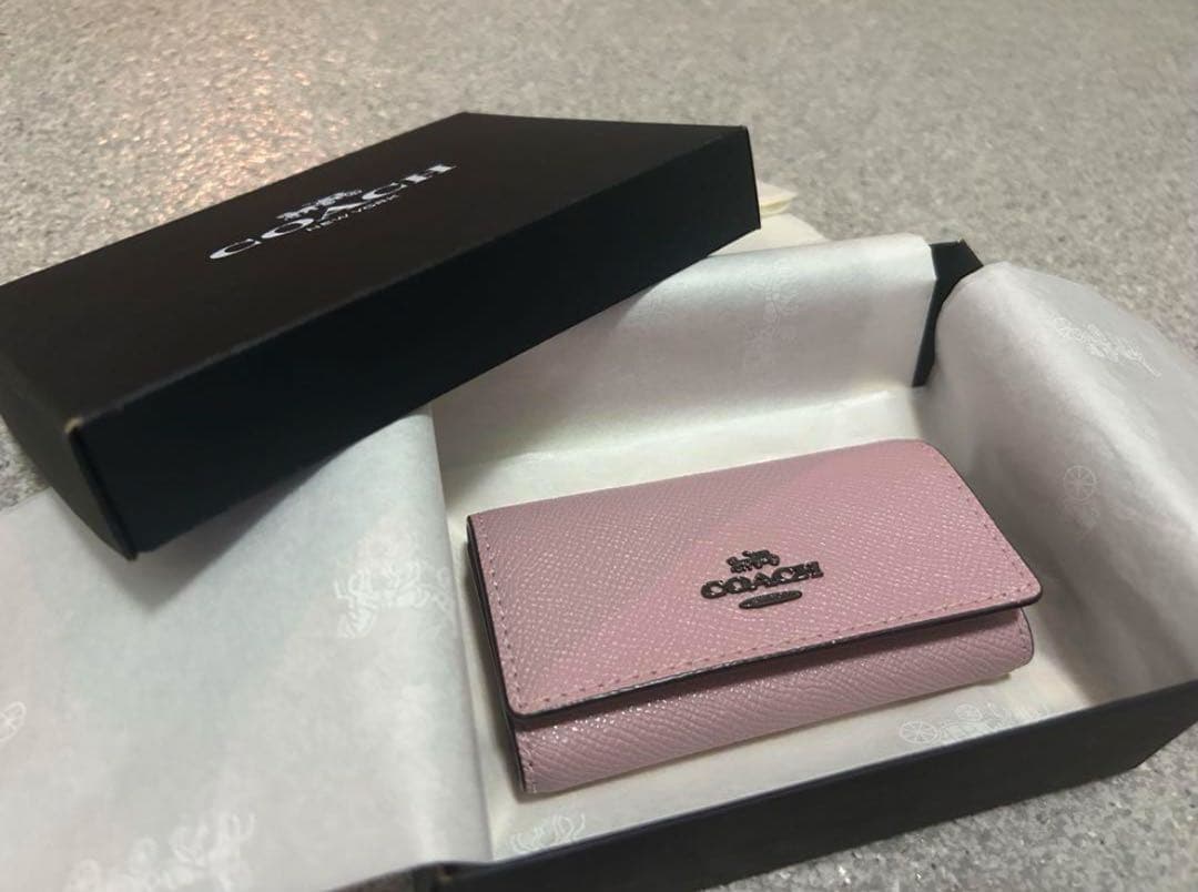 COACH ピンク レザー キーケース 箱付き