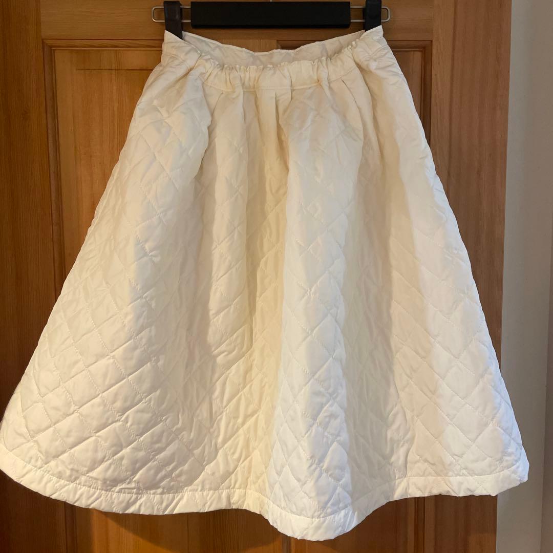 ほぼ未使用 familiar アイボリーキルティングスカート 150cm