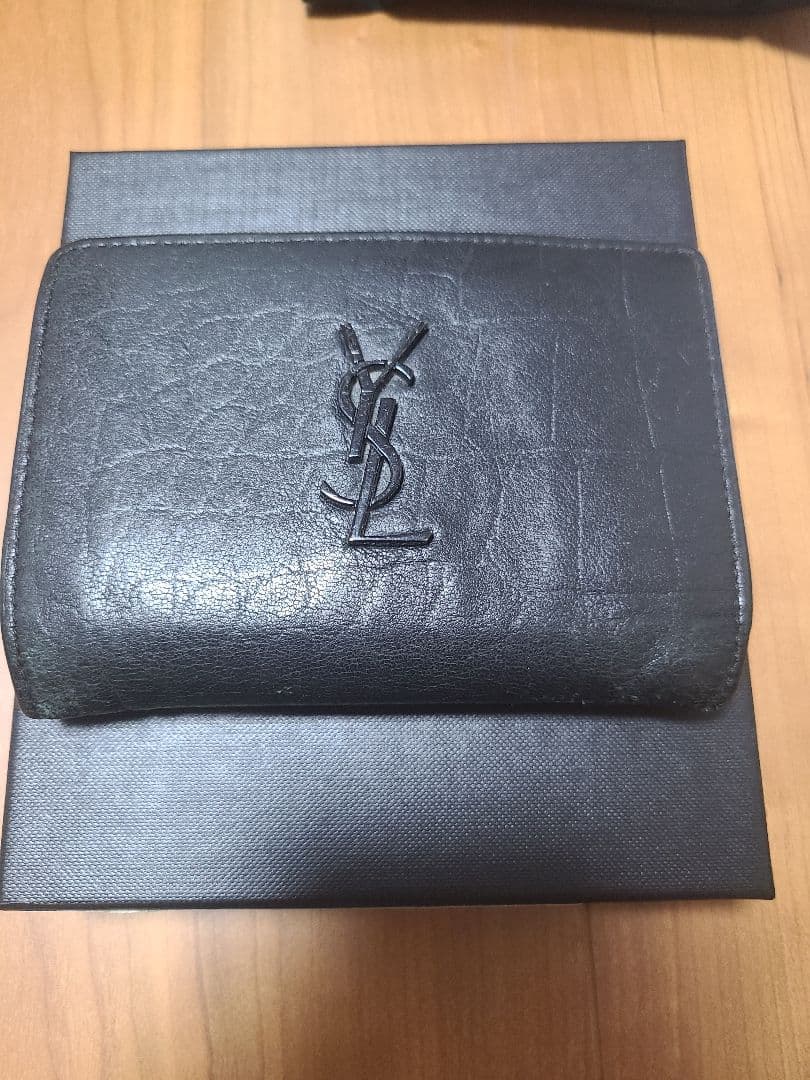 YSL ブラックレザー 二つ折り財布 クロコ型