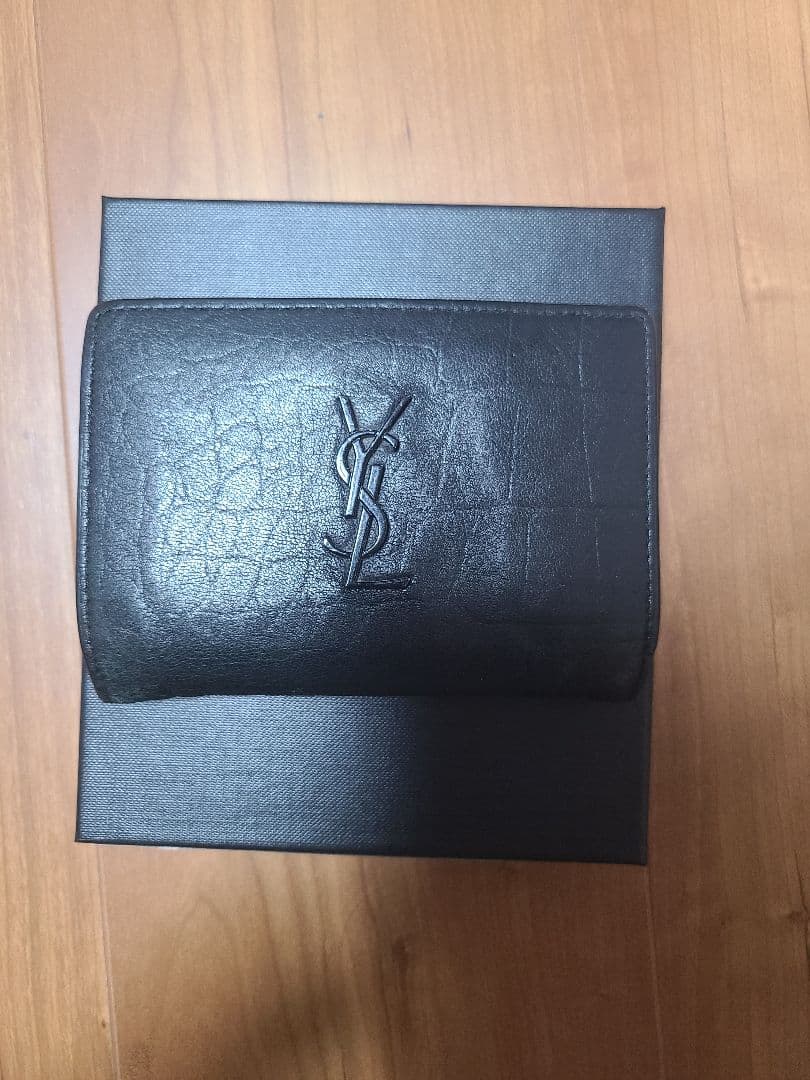 YSL ブラックレザー 二つ折り財布 クロコ型