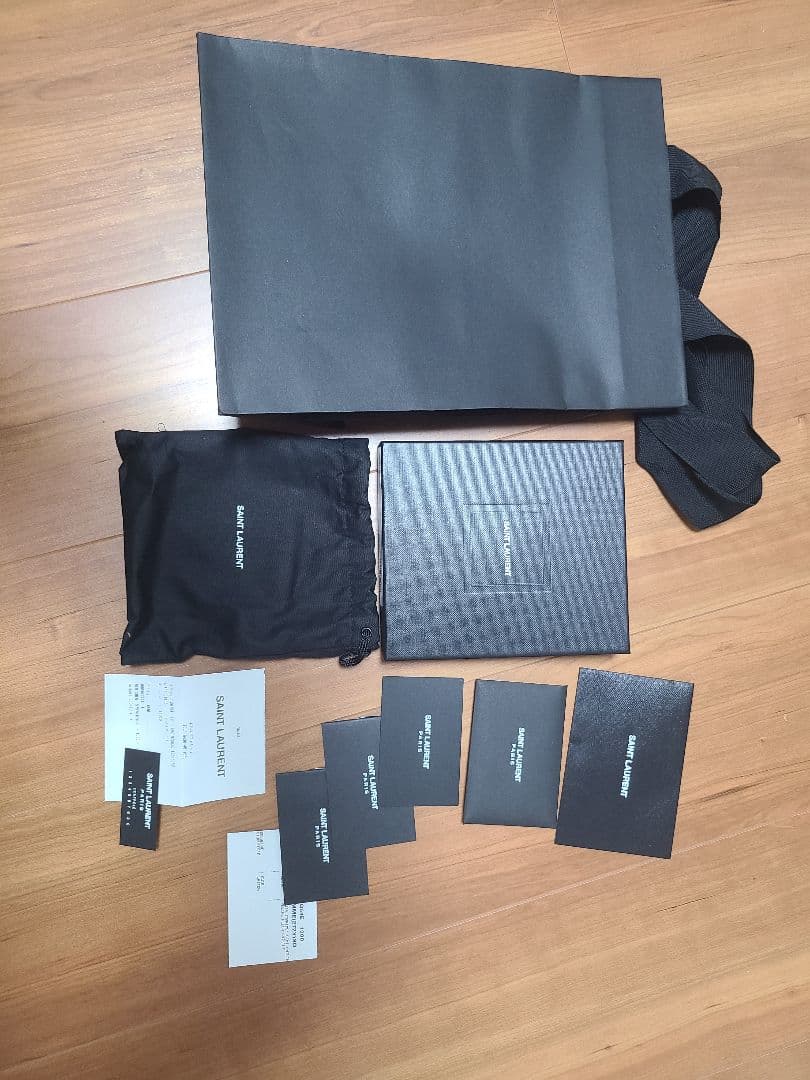 YSL ブラックレザー 二つ折り財布 クロコ型