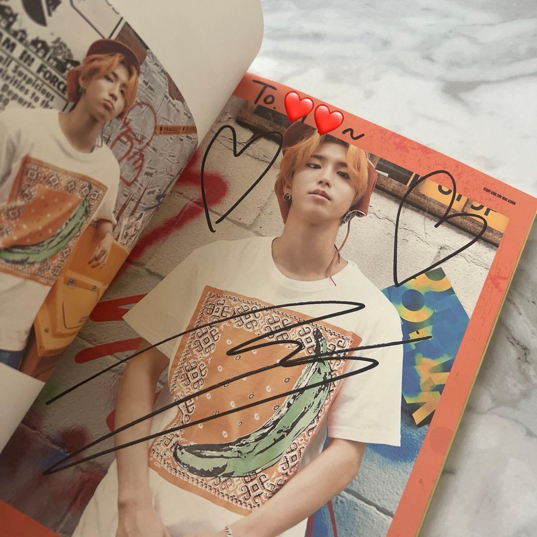 Stray Kids スキズ　サイン入り CD アルバム　I am WHO