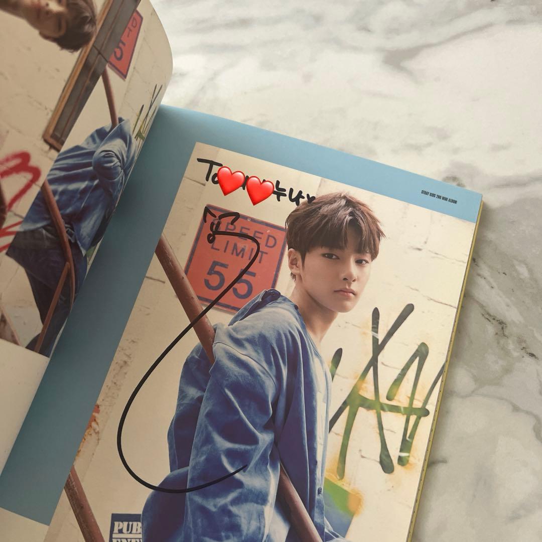 Stray Kids スキズ　サイン入り CD アルバム　I am WHO