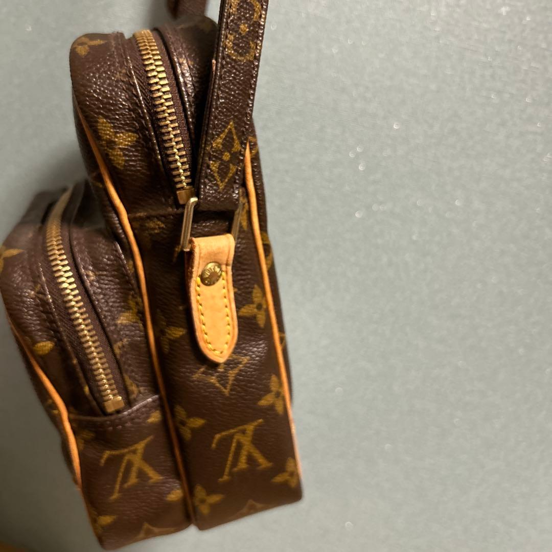 Louis Vuitton モノグラム ショルダーバッグ　アマゾン　斜め掛け