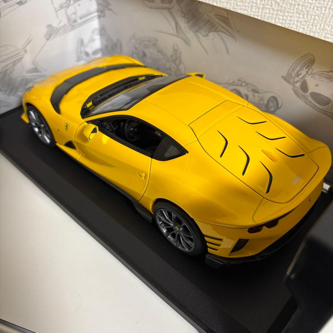 ブラーゴ 1/18 Ferrari 812 Competizione
