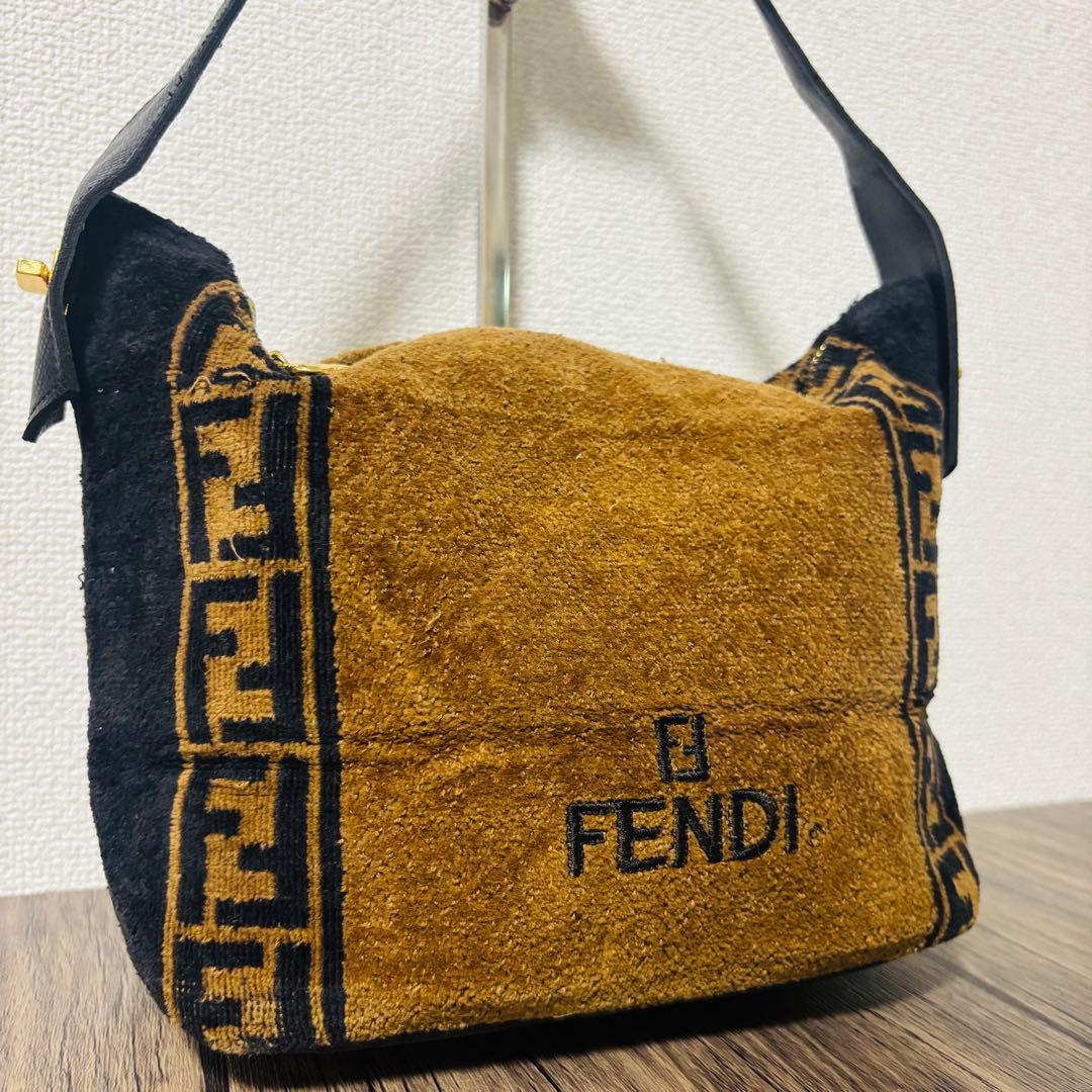 希少◎ FENDI フェンディ ワンショルダーバッグ タオル生地 ターンロック