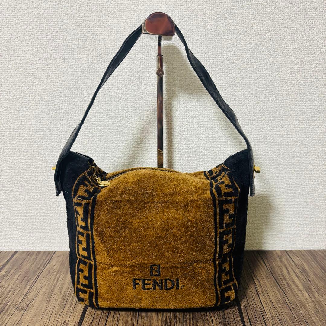 希少◎ FENDI フェンディ ワンショルダーバッグ タオル生地 ターンロック