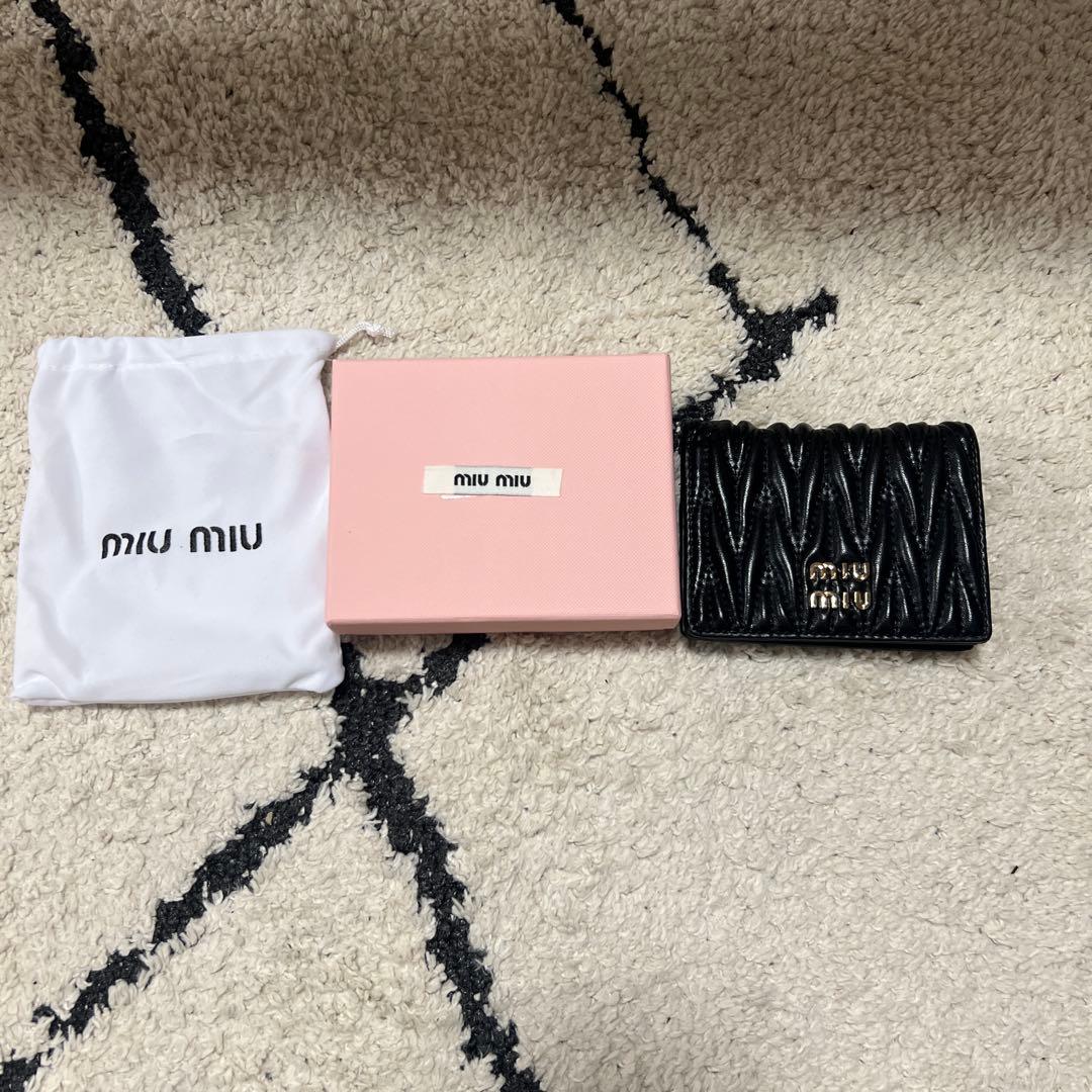 MIU MIU ブラックミニ財布