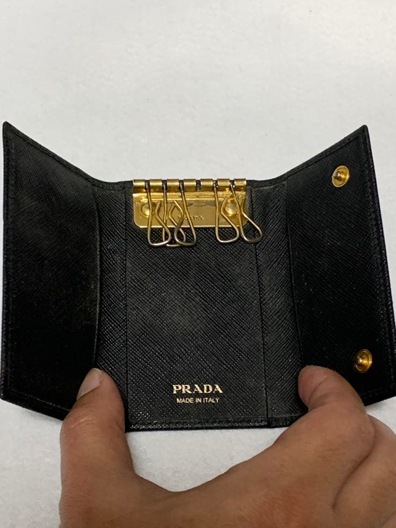 PRADA プラダ ブラックレザー キーケース