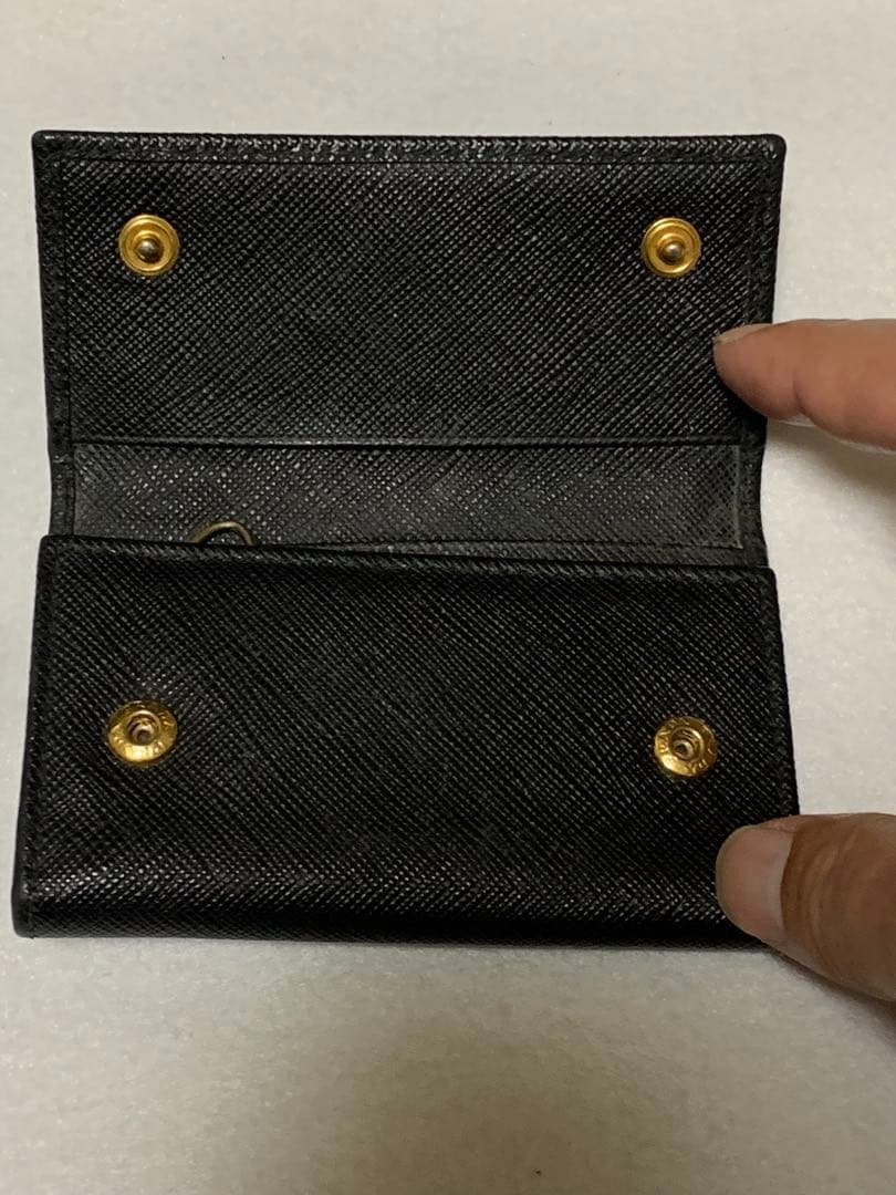 PRADA プラダ ブラックレザー キーケース