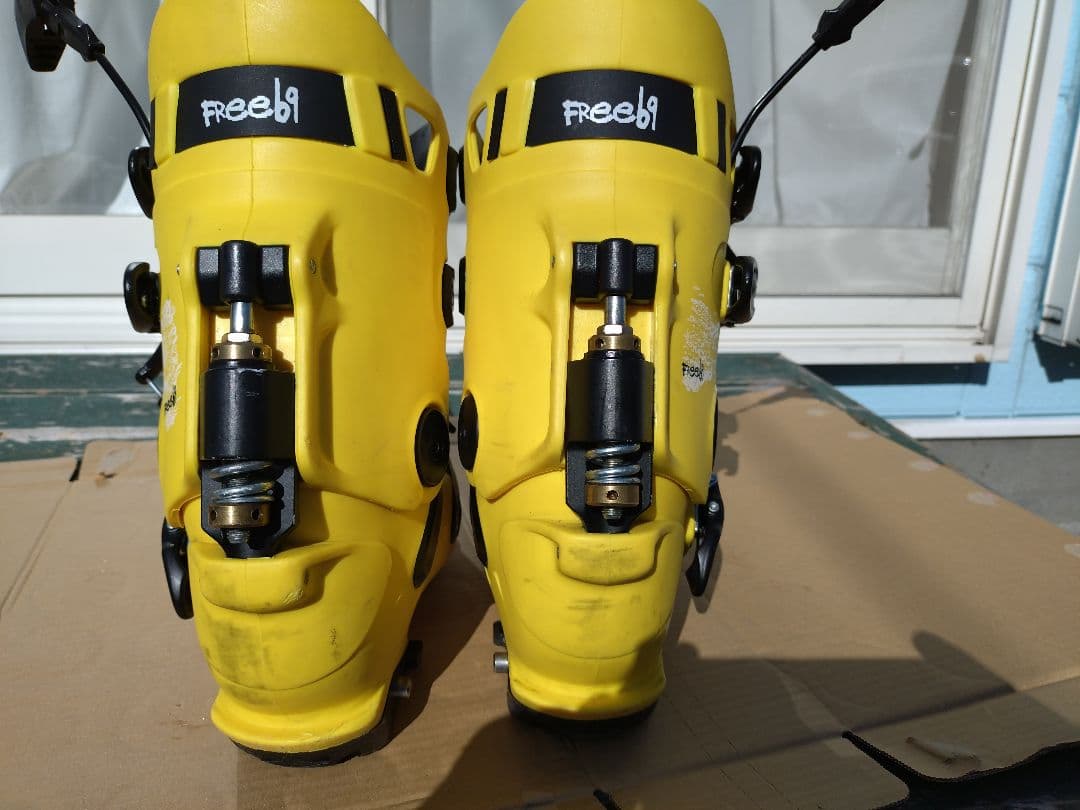 DEELUX　Free69ハ−ドブ−ツ