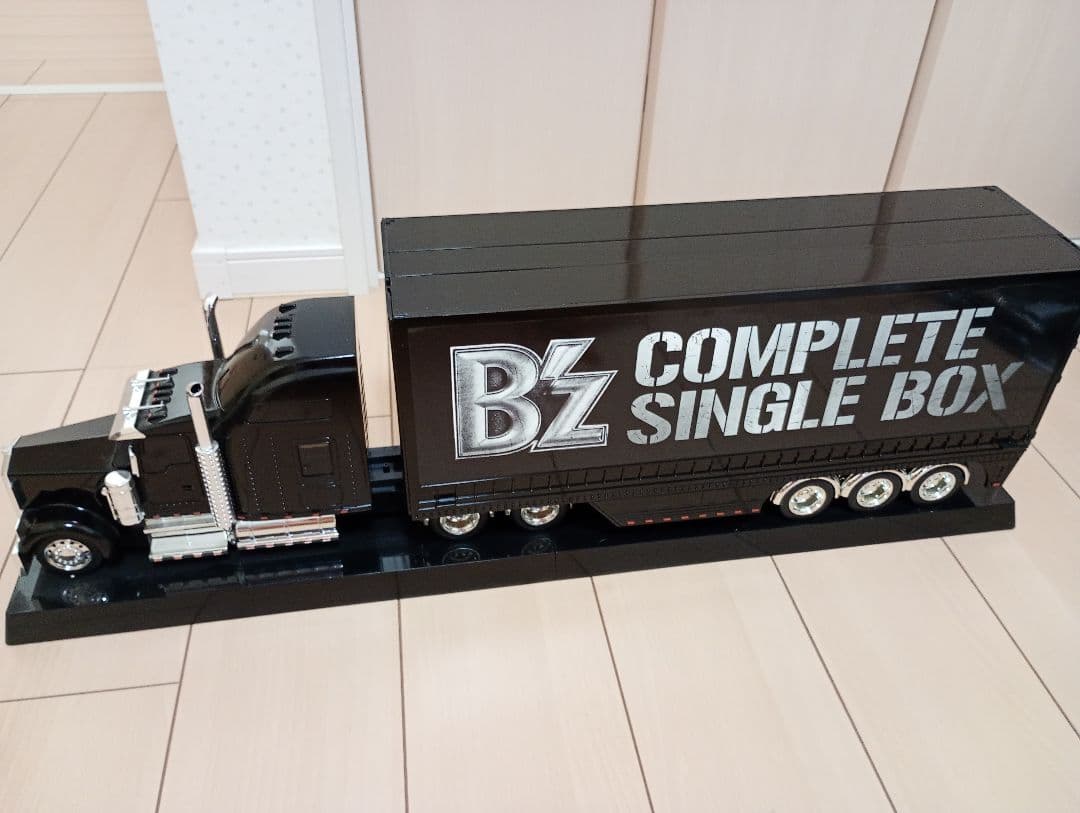 『B'z COMPLETE SINGLE BOX』トレーラーエディション